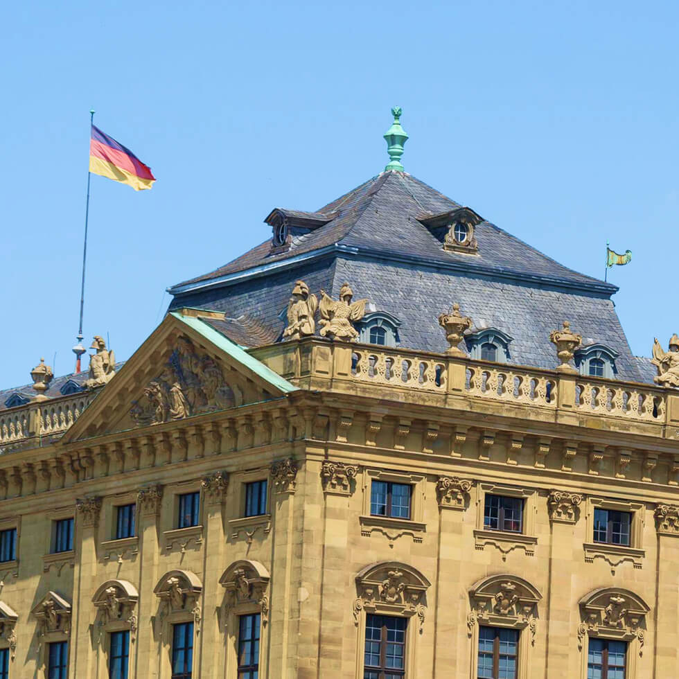Historisches Gebäude Mit Flagge